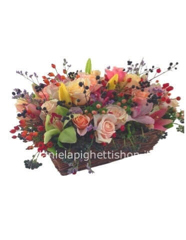 COMPOSIZIONE DI FIORI DI STAGIONE