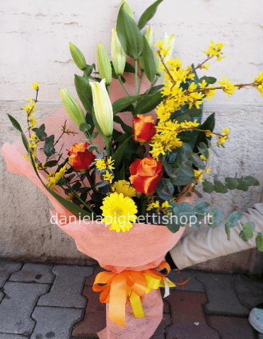 MAZZO DI FIORI DI STAGIONE A STELO LUNGO