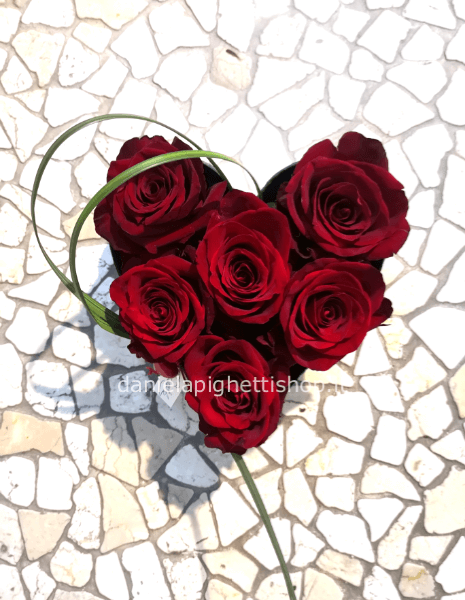 CUORE DI ROSE ROSSE