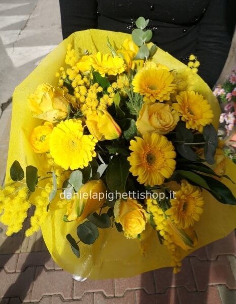 MAZZO DI FIORI GIALLI E MIMOSA
